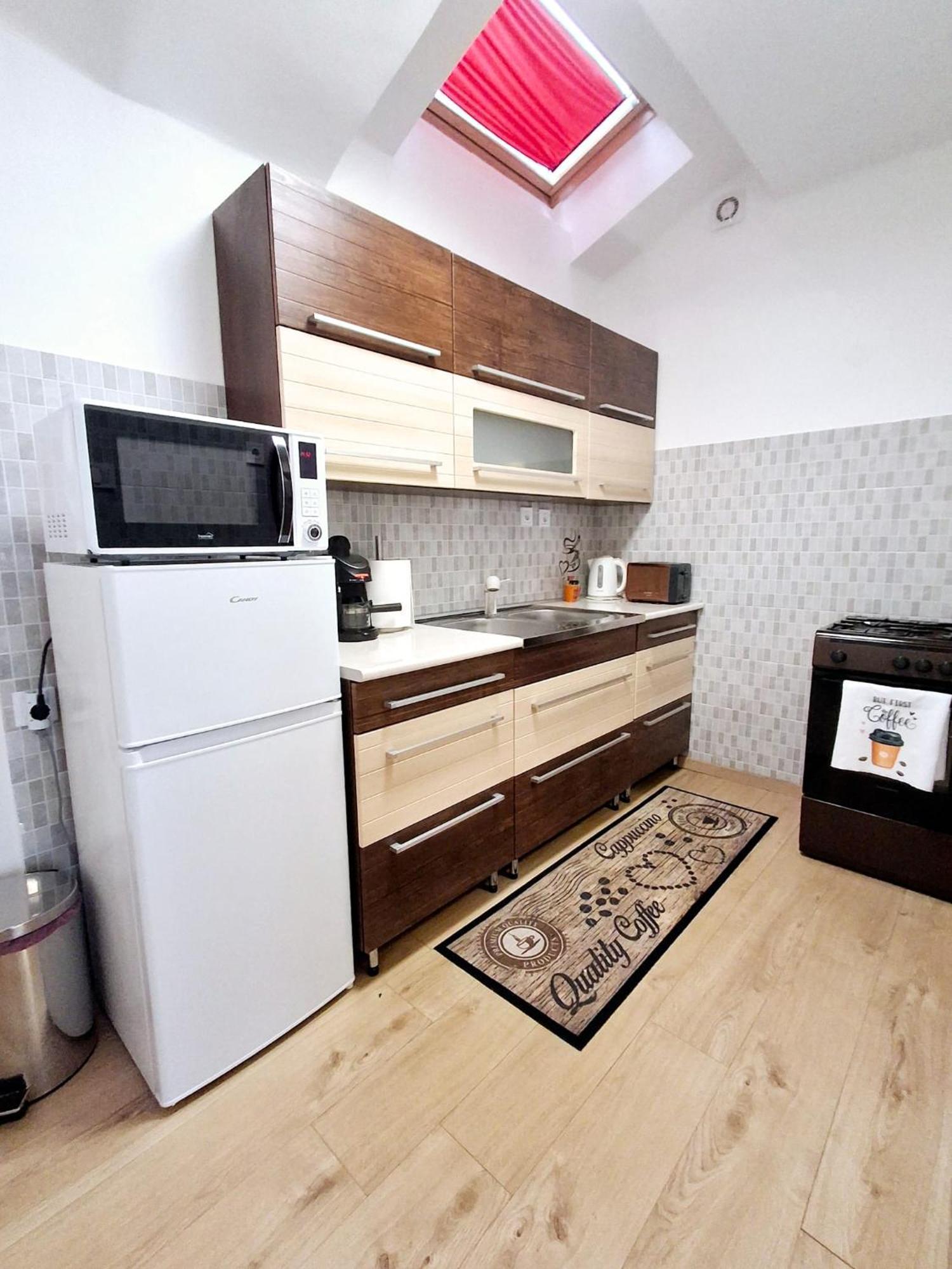 Centrum Apartman Шарошпатак Экстерьер фото